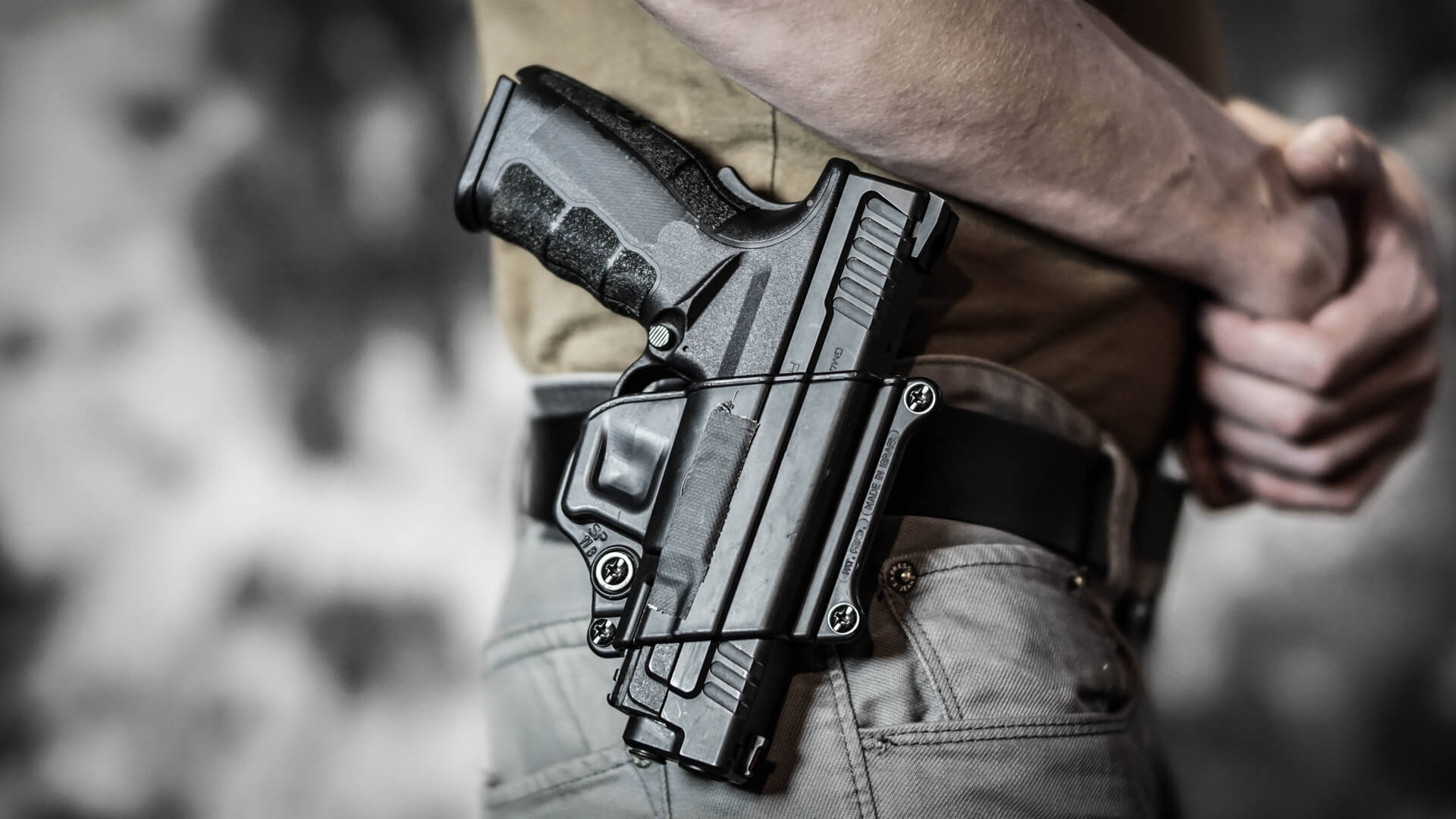 Texas Open Carry Law Changes So Man Has Gun On Waist