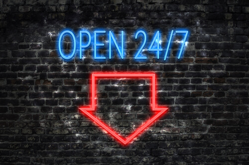 Open 24/7 bail bonds sign
